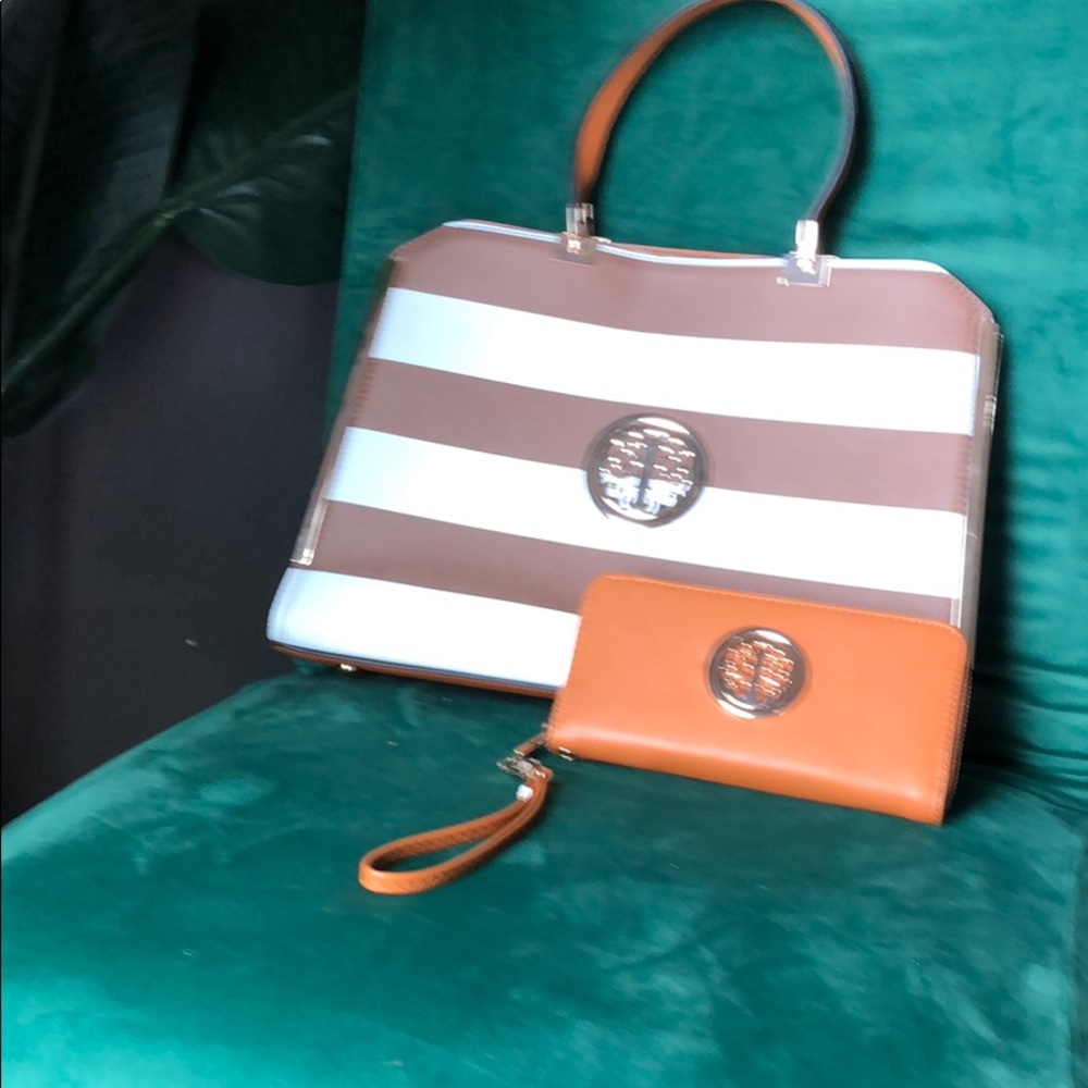 Dasein handbag with matching wallet